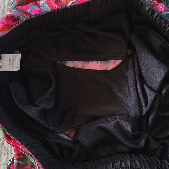 Zyia Magenta Sprinter Shorts - Picture 3 of 4